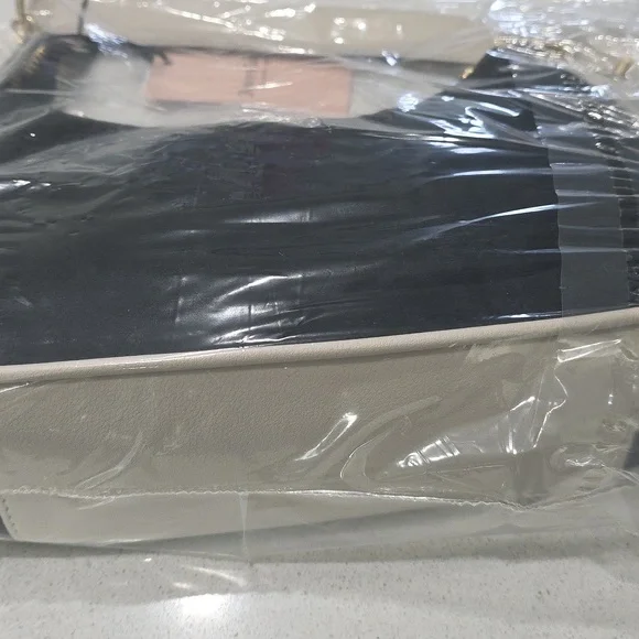 Juicy Couture Liquorice Shoulder Bag - Picture 12 of 13